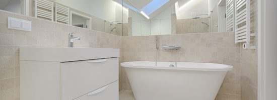 bathroom-bathtub-cabinet-1571461